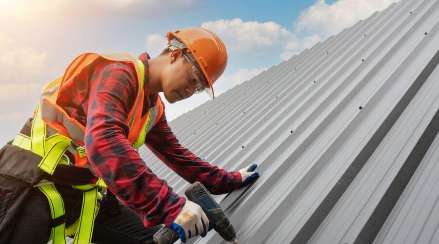 Professional metal roof installation in Fidelity, IL